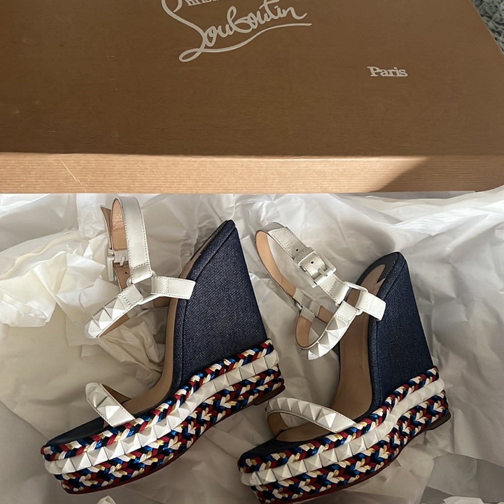 Authenticated Christian louboutin wedges